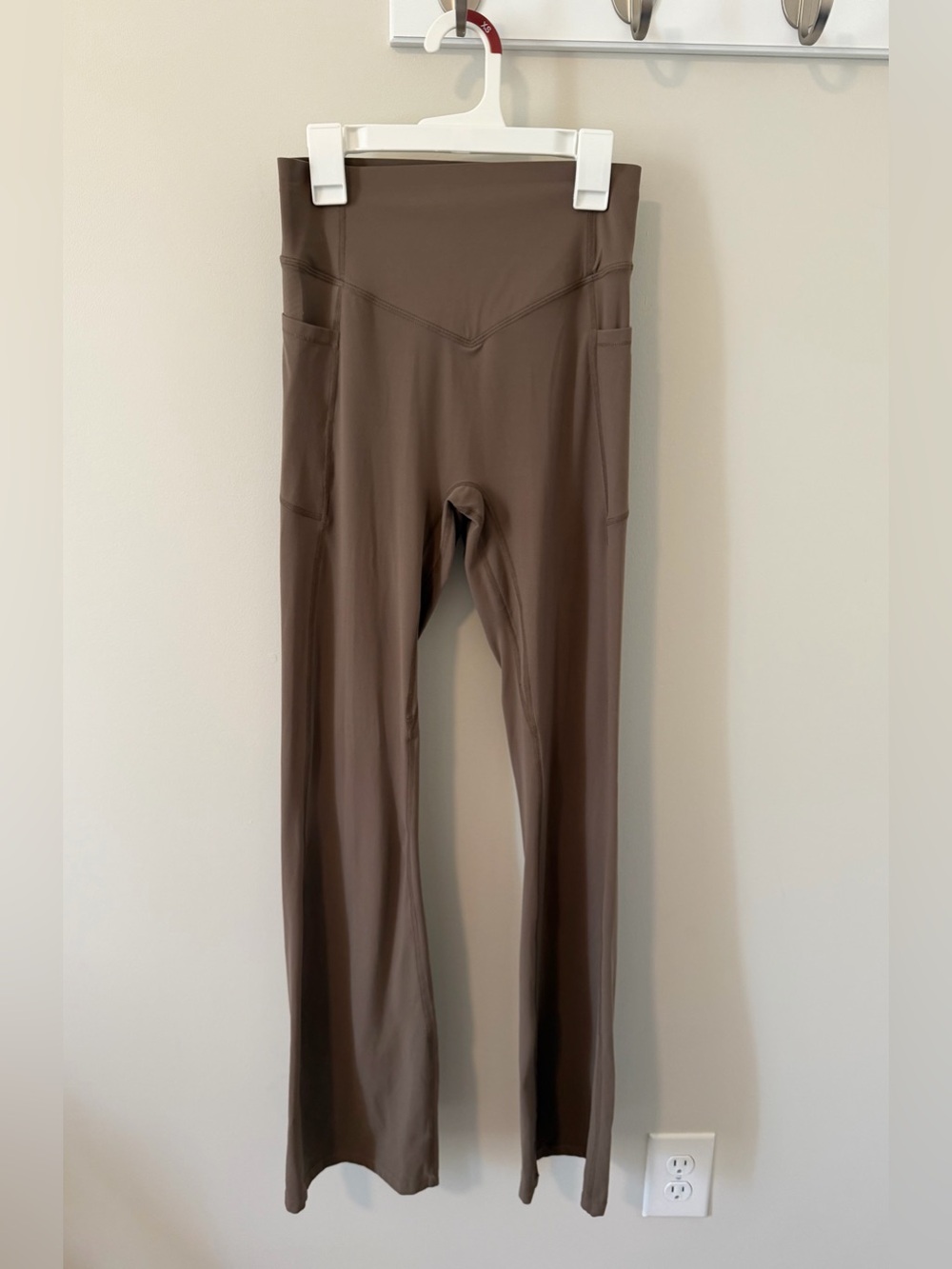 Halara UltraSculpt High Waisted Scrunch Butt Lifting Flare Legging Size Small